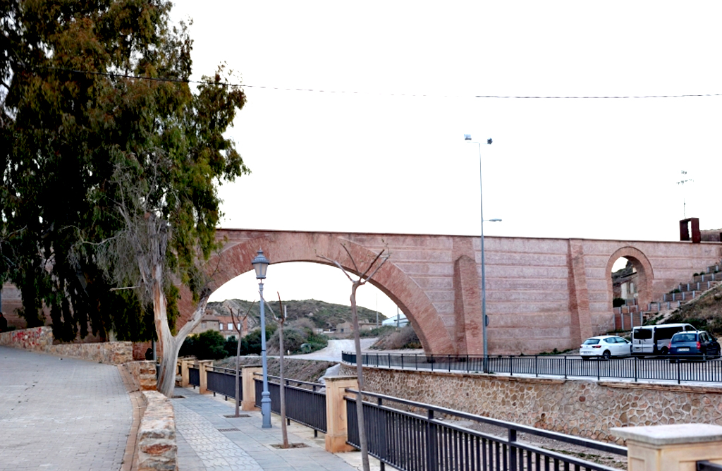 Ms de 33.000 euros para restaurar el entorno del Arco de las Olleras y la Fuente de San Pedro